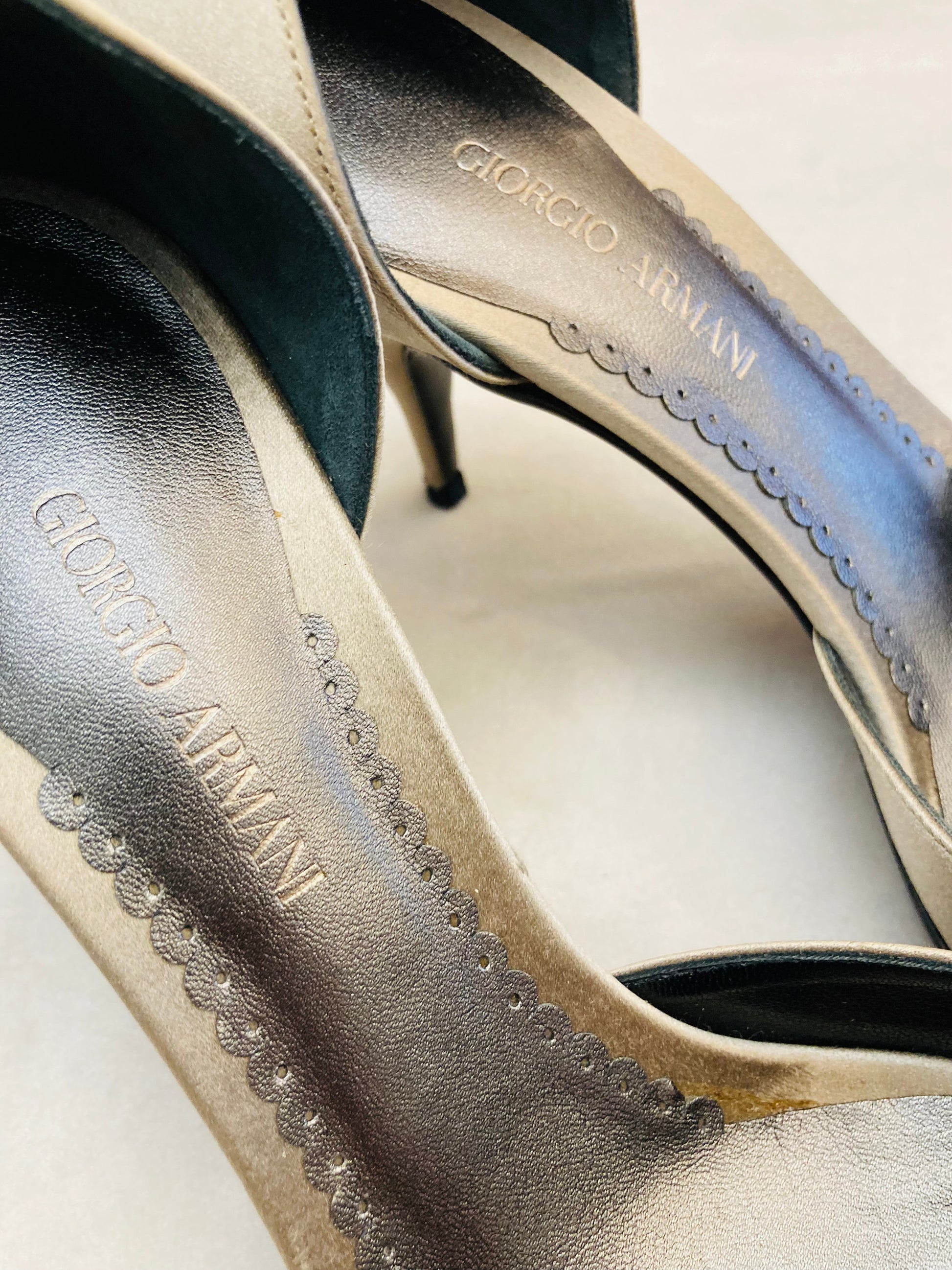 Giorgio Armani décolleté 00s Alice In Vintage