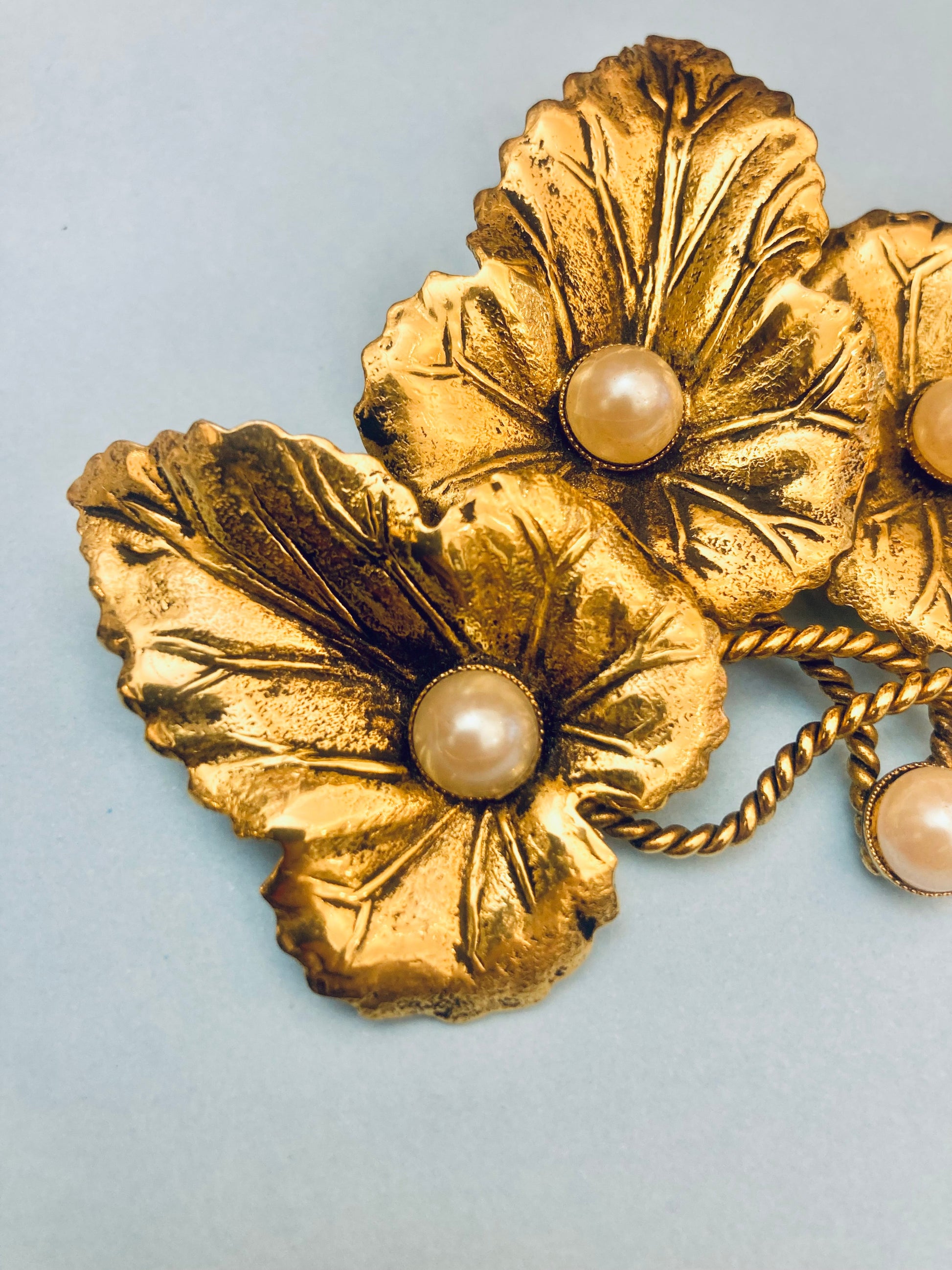 Spilla 90s foglie + perle Alice In Vintage