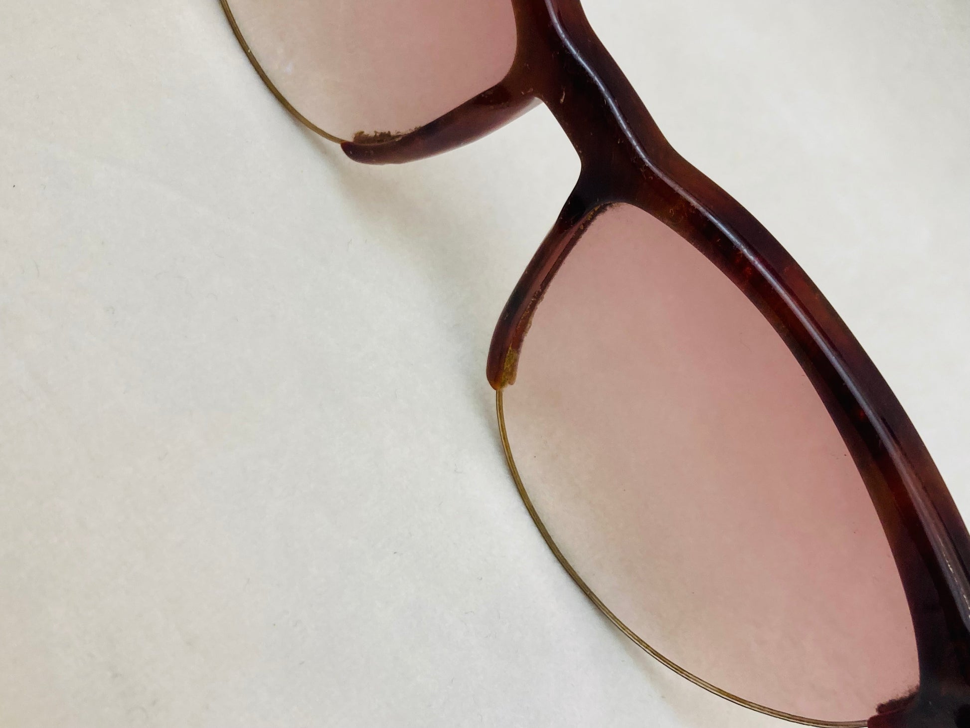 Gianni Versace 90s sunglasses Alice In Vintage