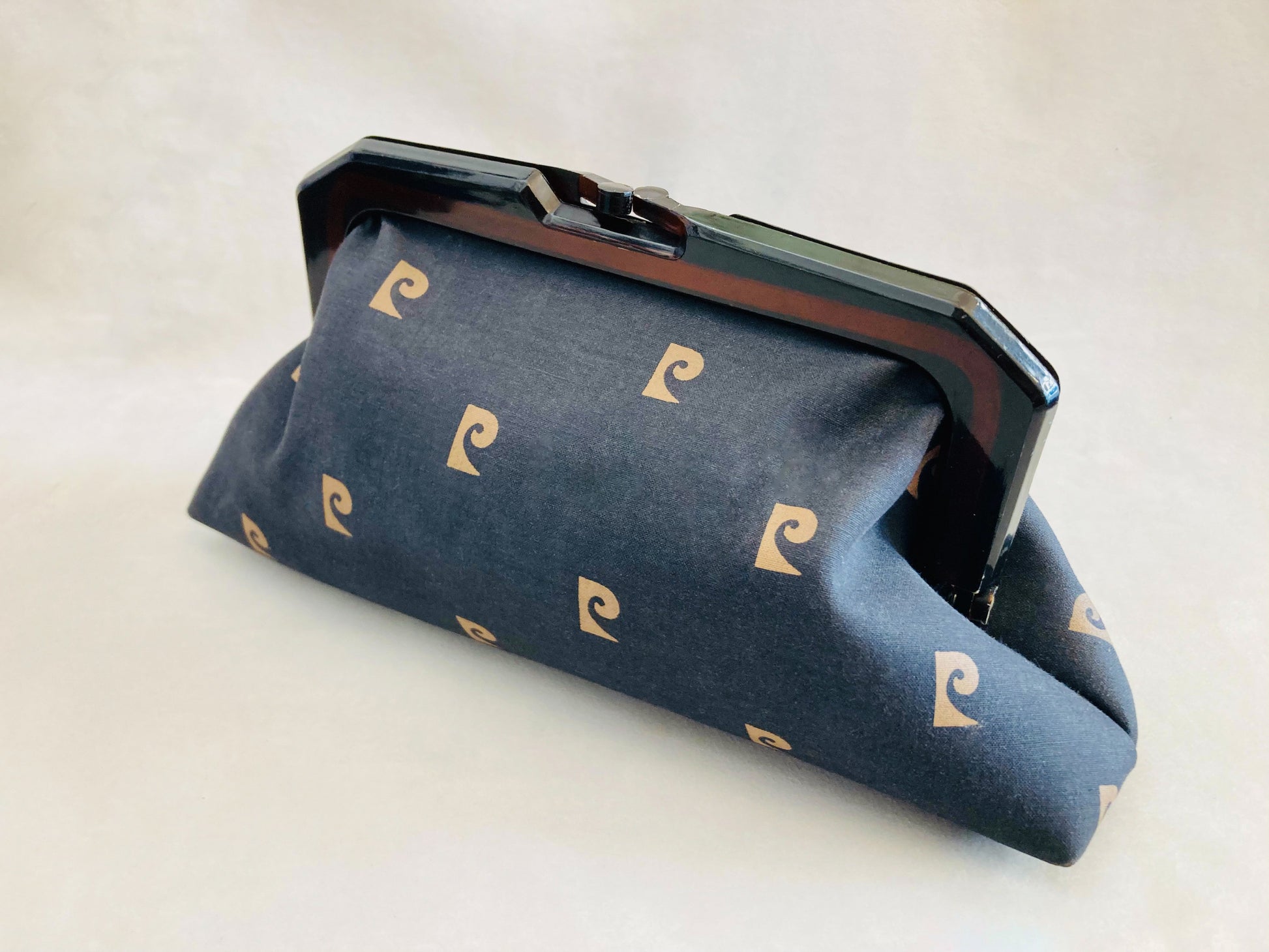 Pierre Cardin 70s pochette Alice In Vintage