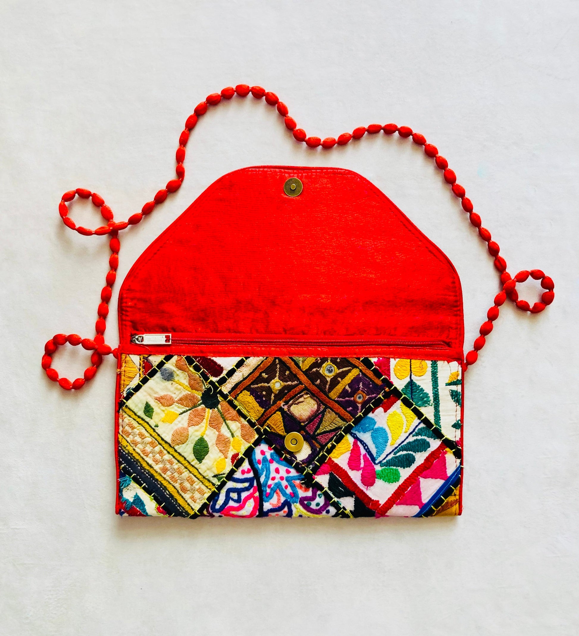Borsa 70s tessuto ricamato Alice In Vintage