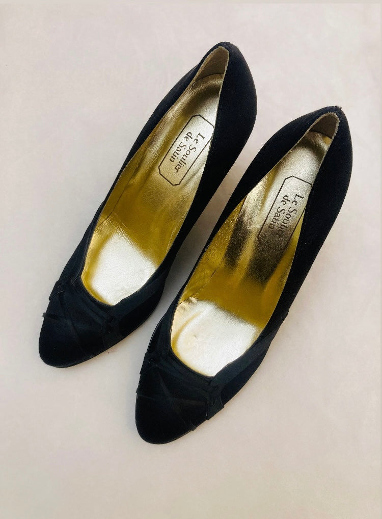 Le soulier de Satin décolleté raso nero Alice In Vintage