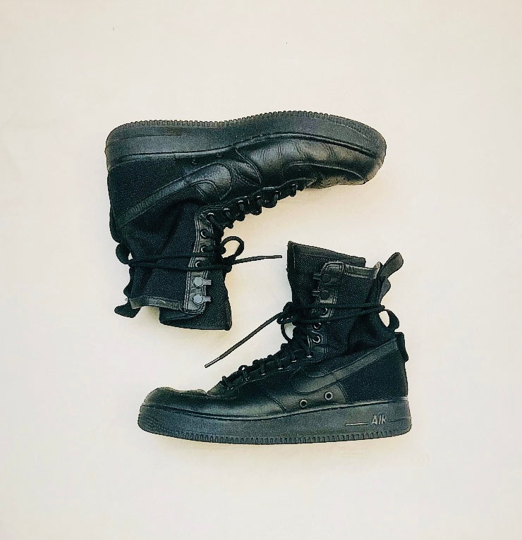 Nike
SF Air Force 1 Alice In Vintage