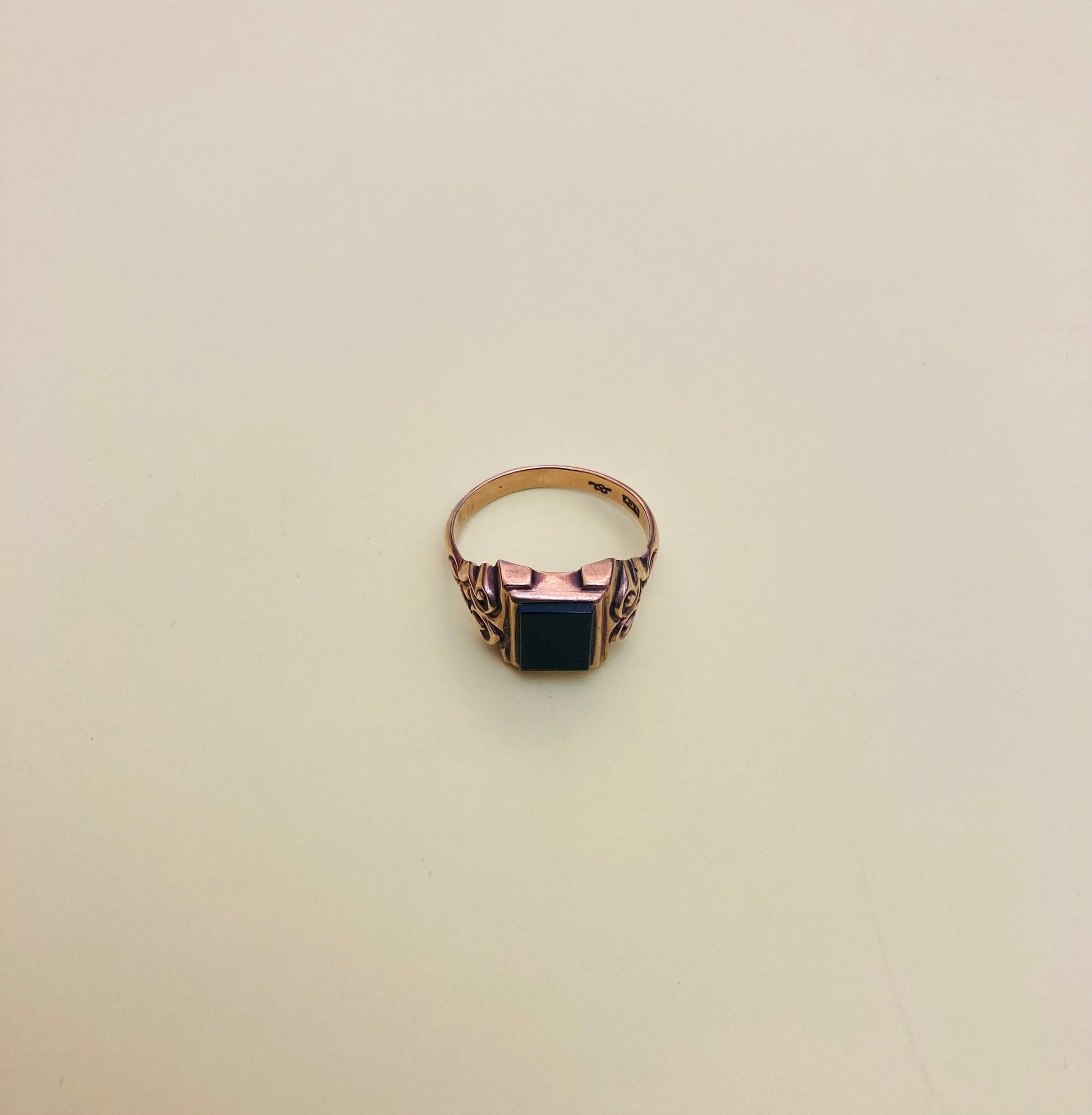 Anello uomo oro e onice Alice In Vintage