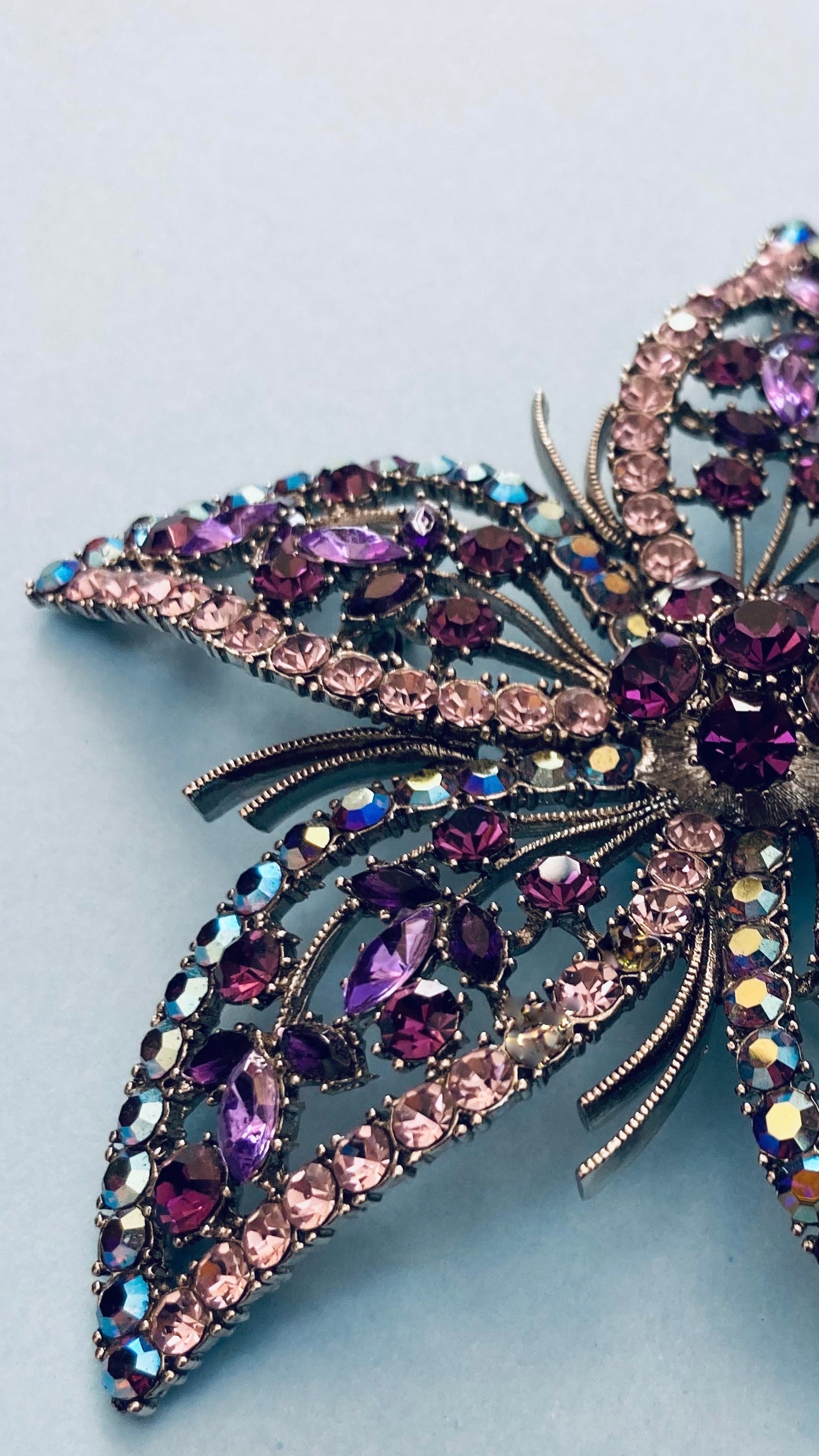 Spilla 70s Janus Alice In Vintage