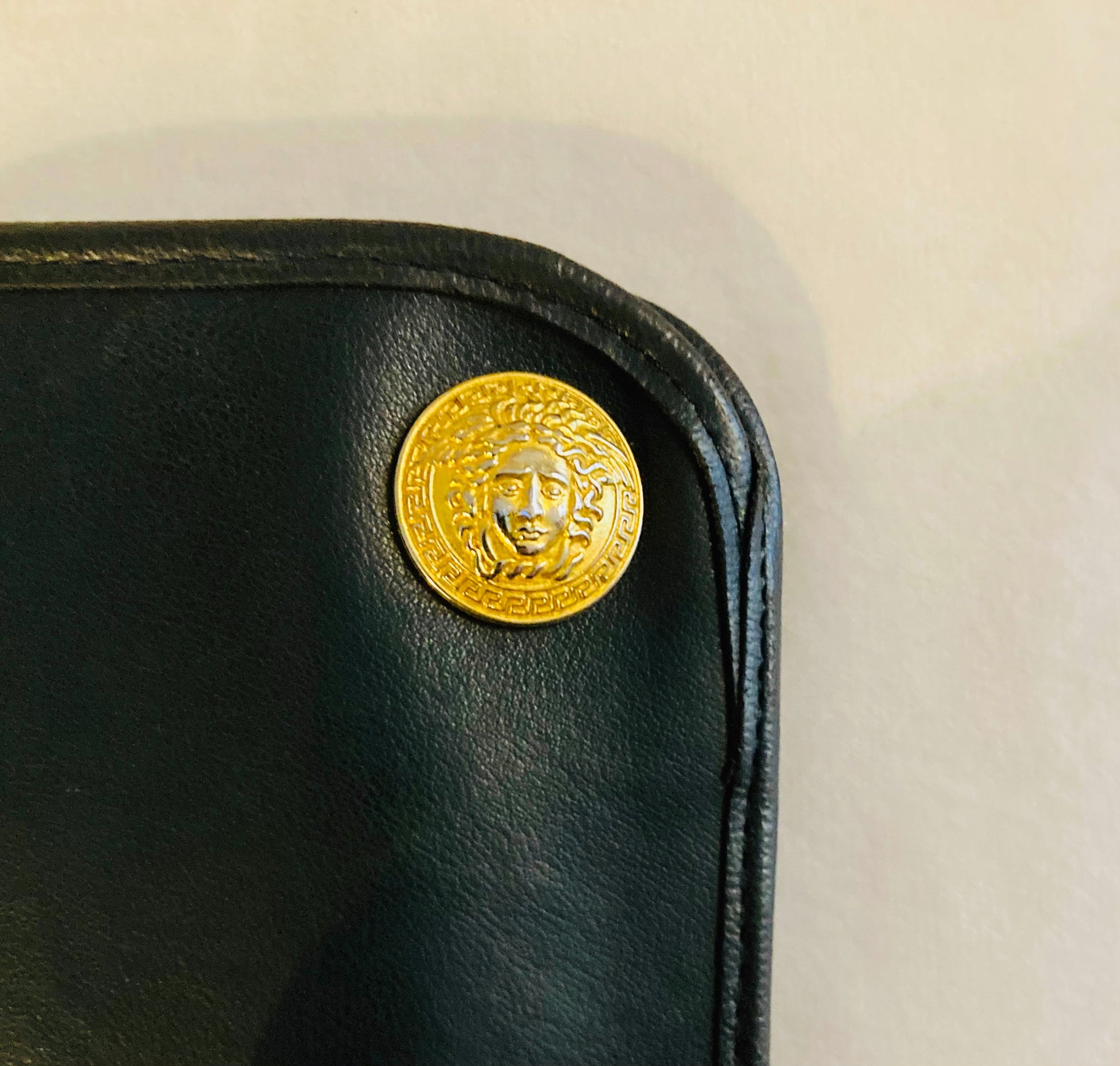 Gianni Versace 90s sunglasses Alice In Vintage