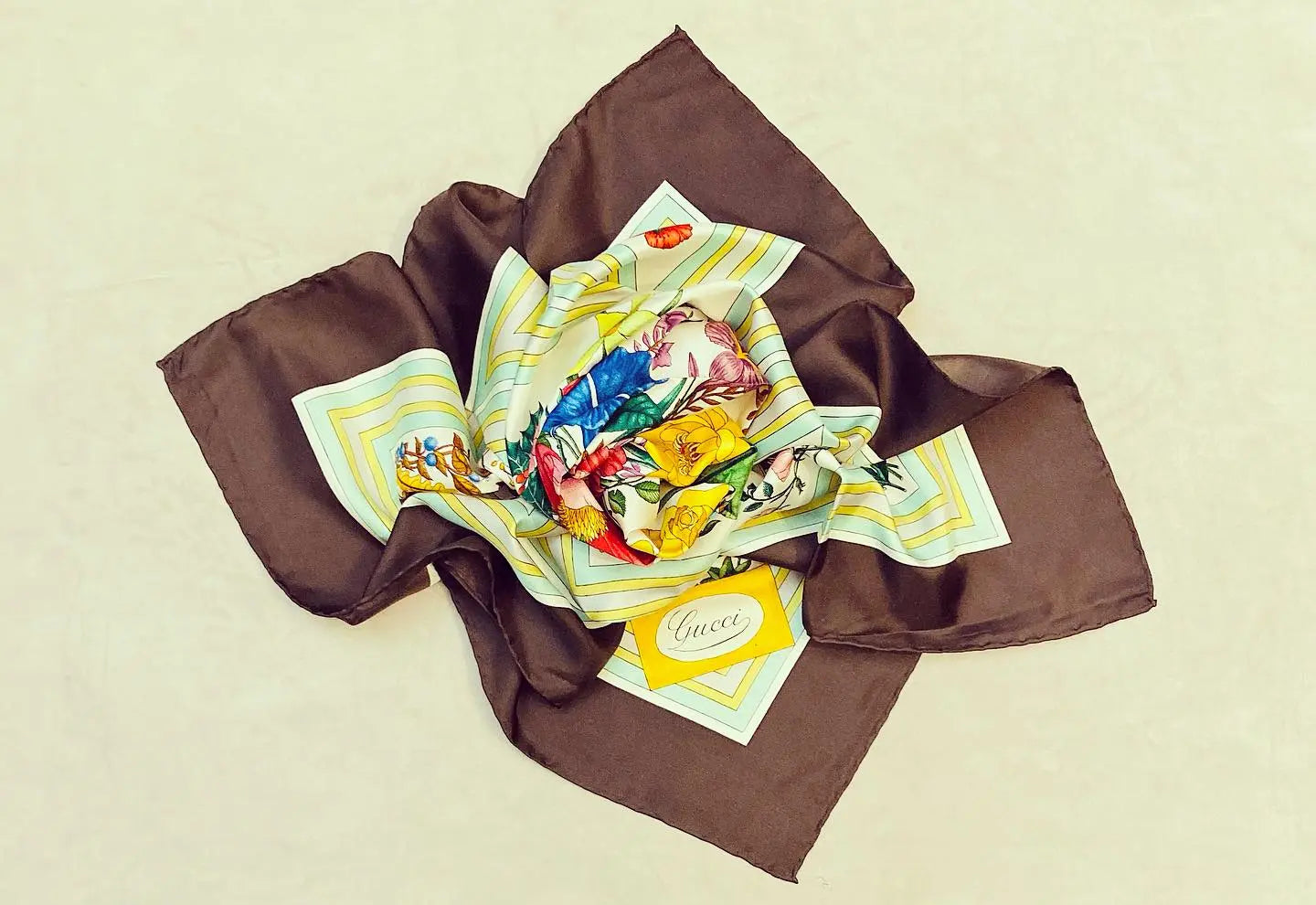 Foulard Gucci Alice In Vintage